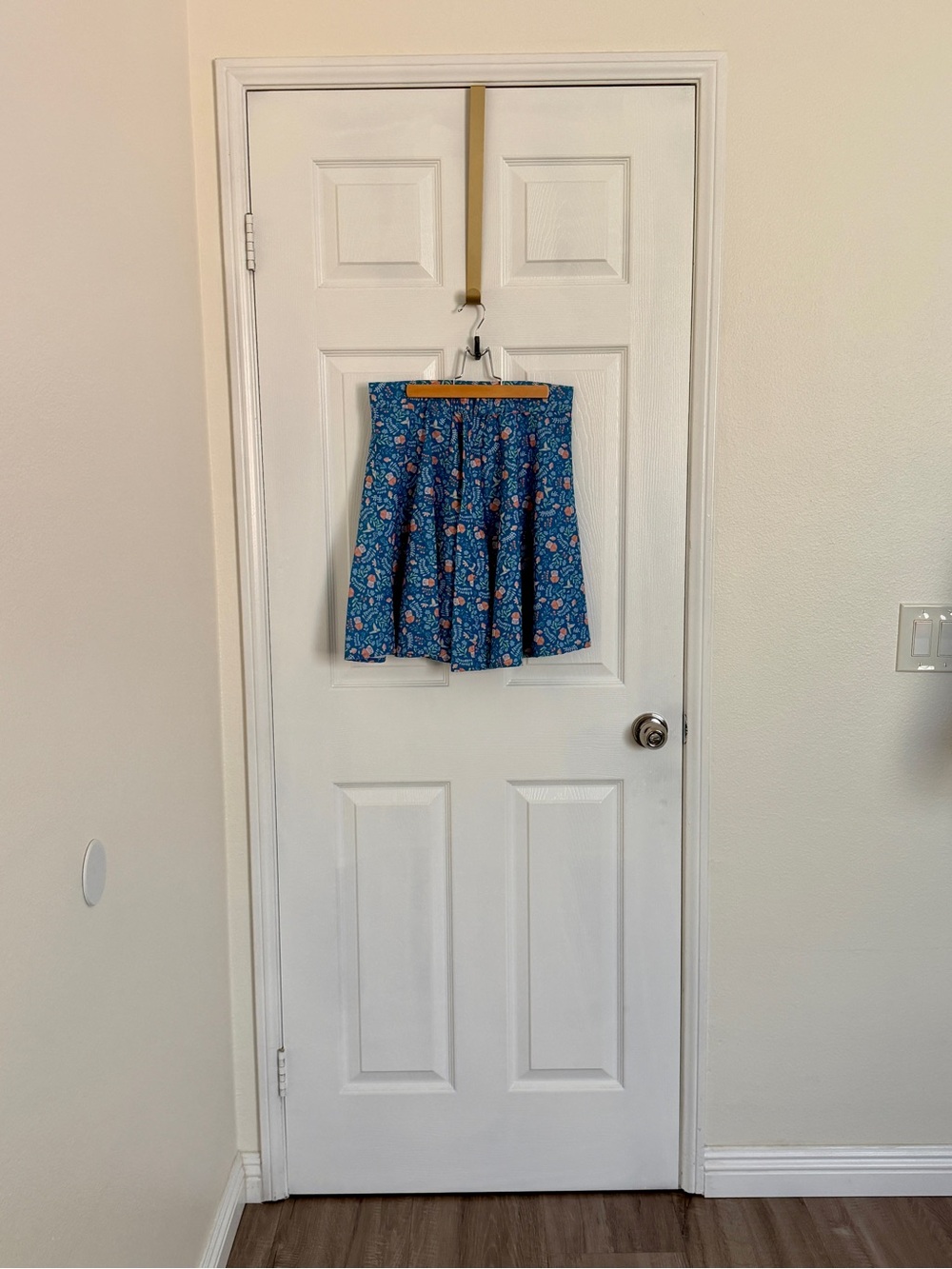 Retrolicious Blue Floral Pleated Mini Skirt